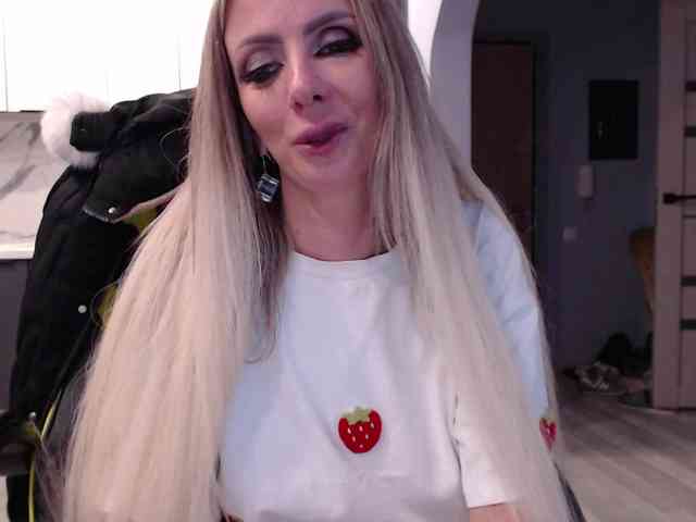 blondalina webcam