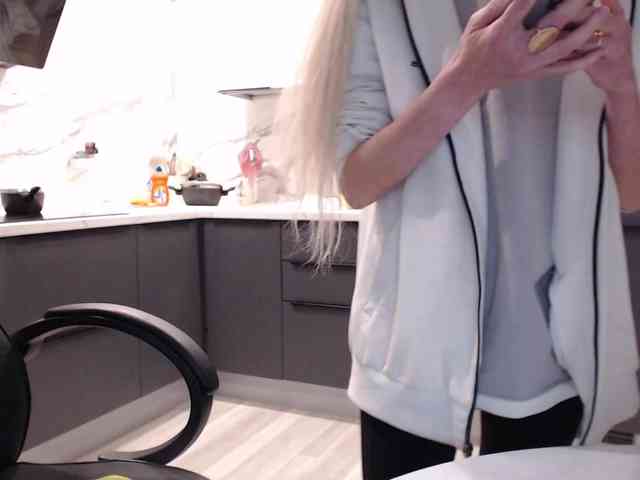 blondalina webcam