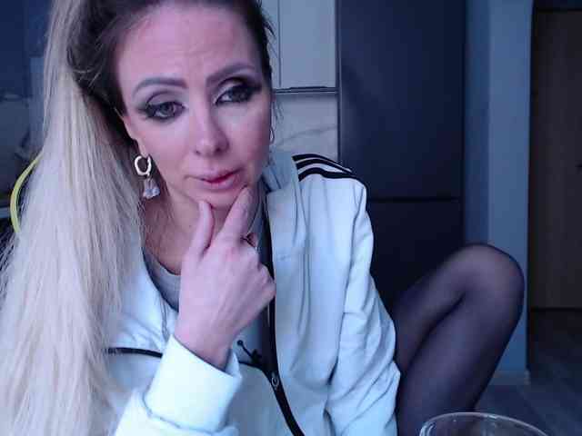 blondalina webcam