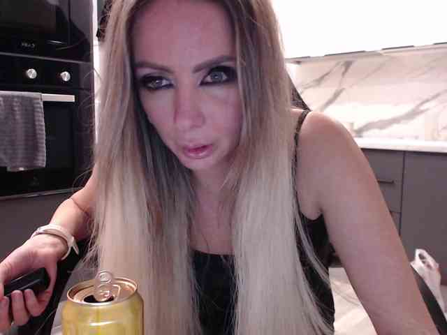 blondalina webcam