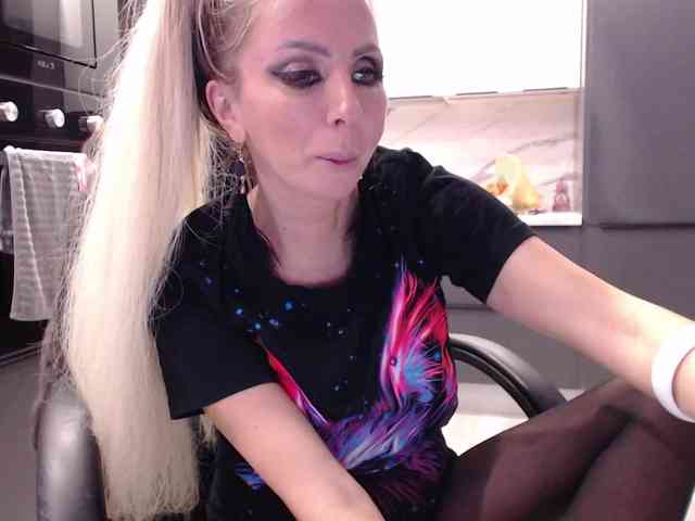 blondalina webcam
