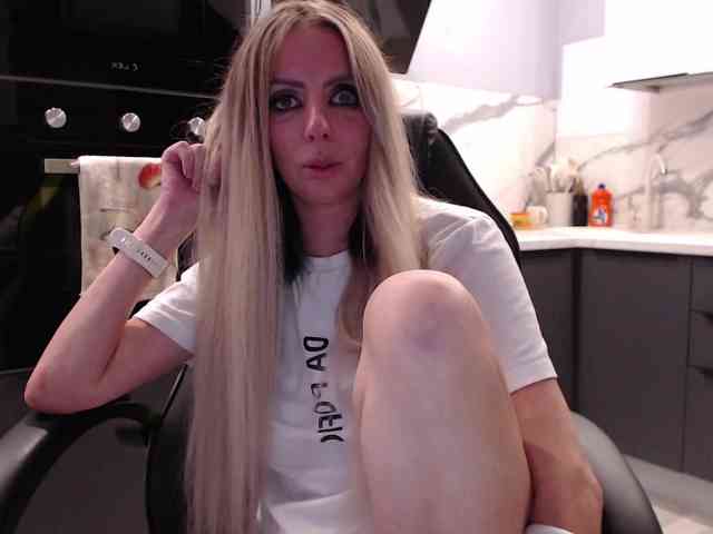 blondalina webcam