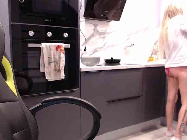 blondalina webcam