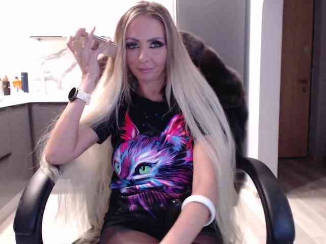 blondalina webcam