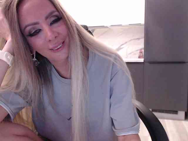 blondalina webcam
