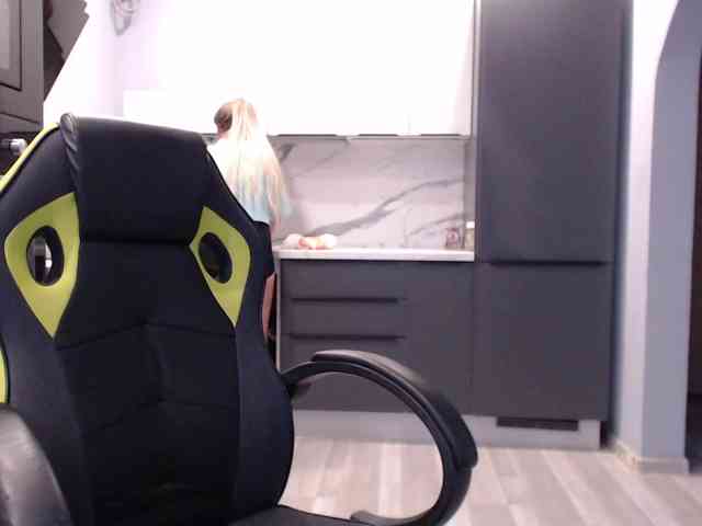 blondalina webcam