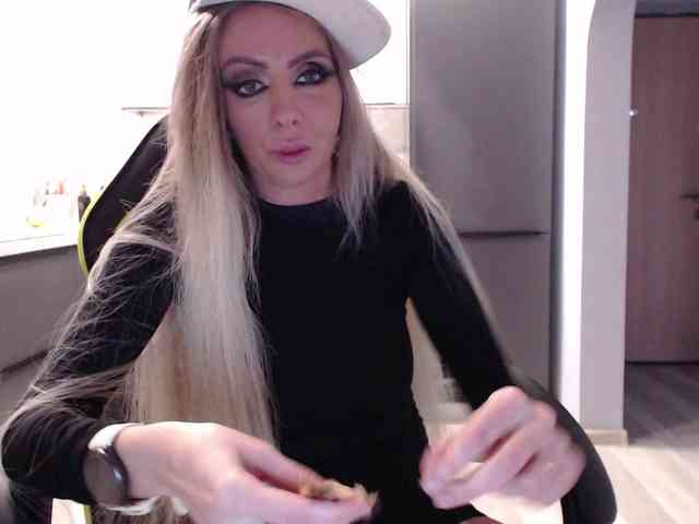 blondalina webcam