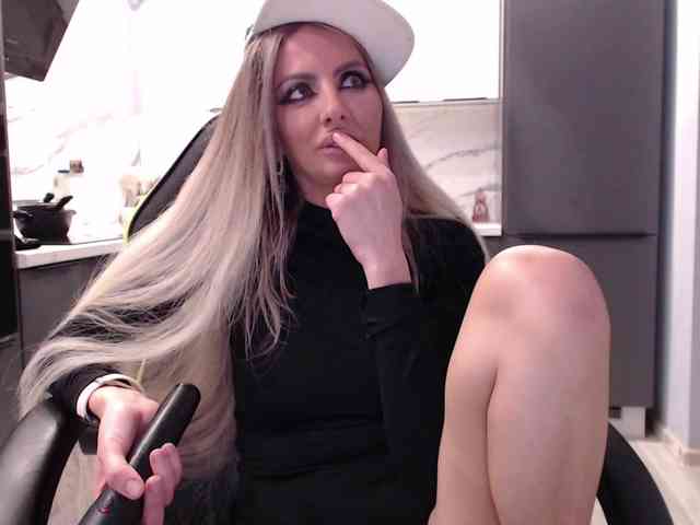 blondalina webcam