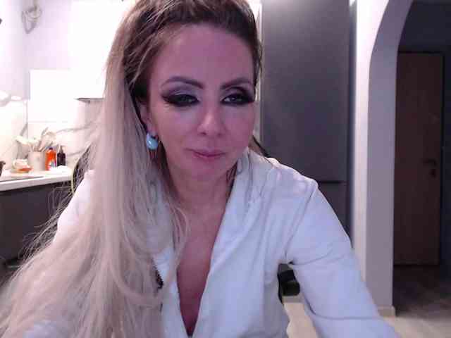 blondalina webcam