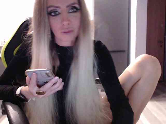blondalina webcam