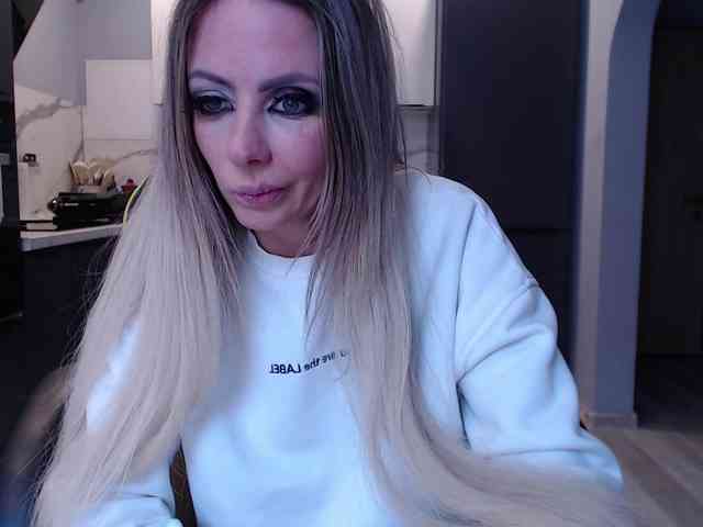 blondalina webcam