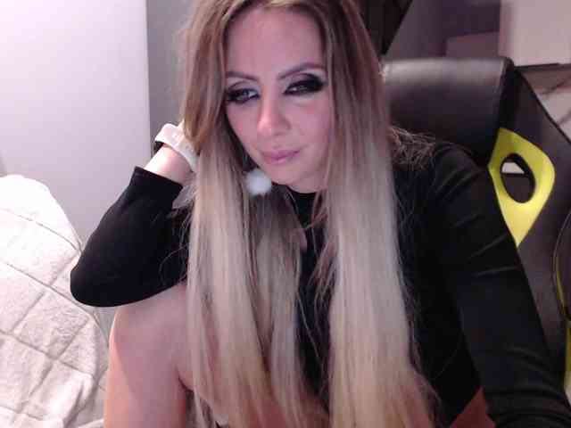 blondalina webcam