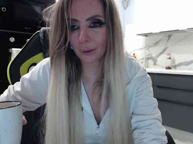 blondalina webcam