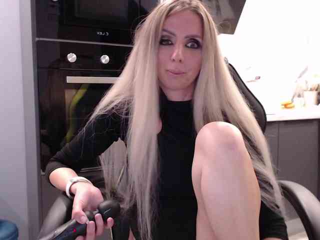 blondalina webcam