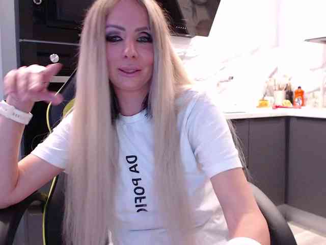 blondalina webcam