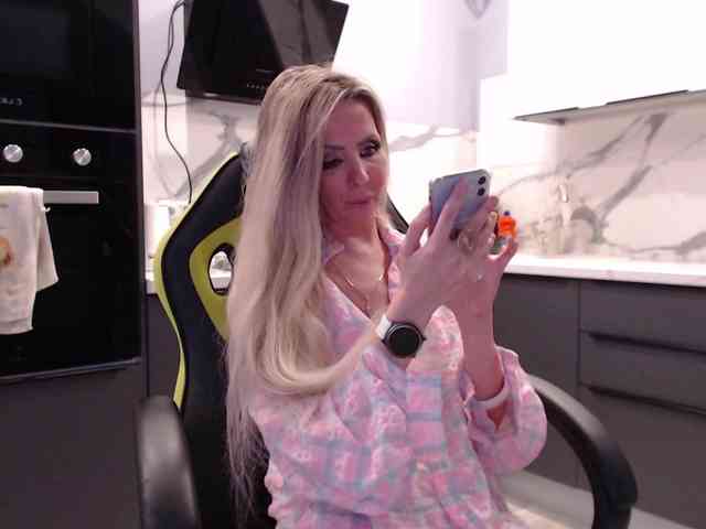 blondalina webcam