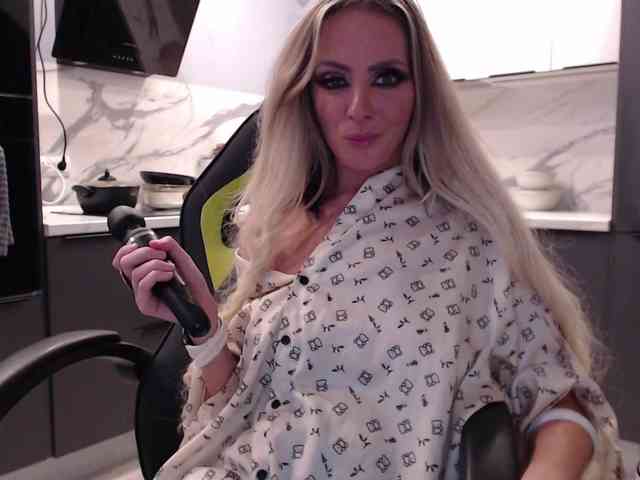 blondalina webcam