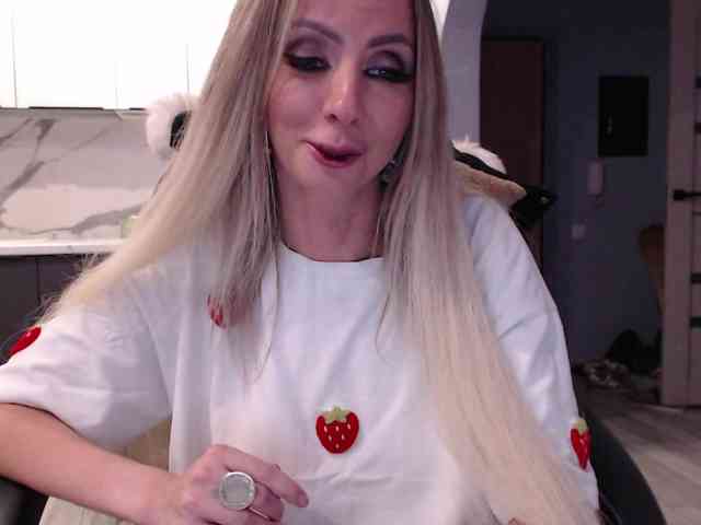 blondalina webcam