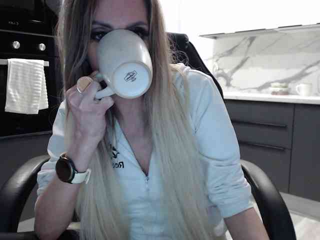 blondalina webcam