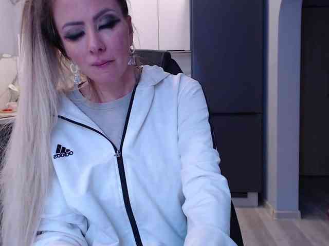 blondalina webcam