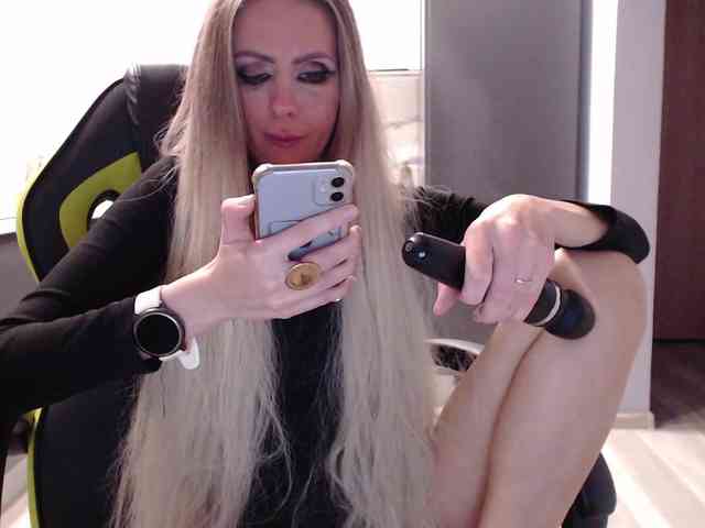 blondalina webcam