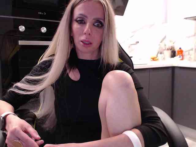 blondalina webcam