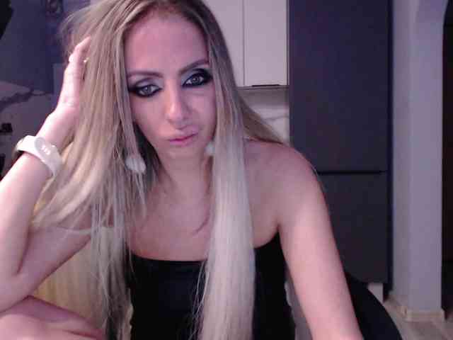 blondalina webcam