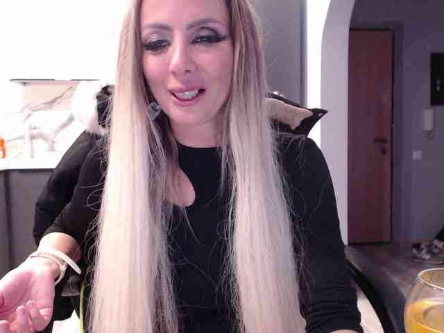 blondalina webcam