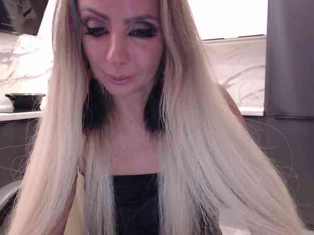 blondalina webcam