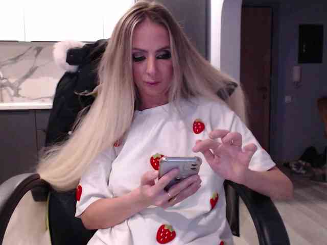 blondalina webcam