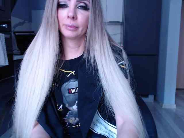 blondalina webcam
