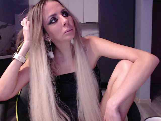 blondalina webcam