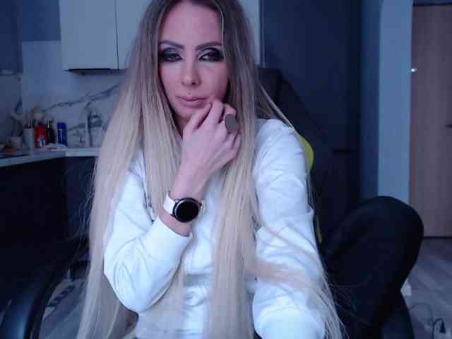 blondalina webcam