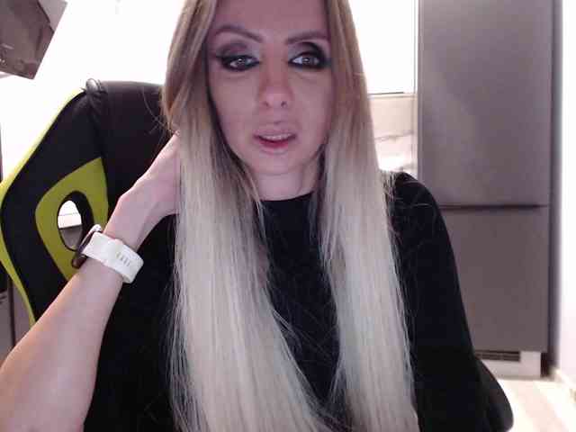blondalina webcam