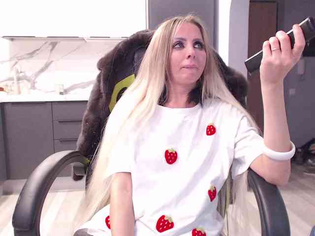 blondalina webcam