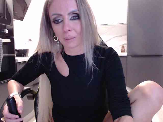 blondalina webcam
