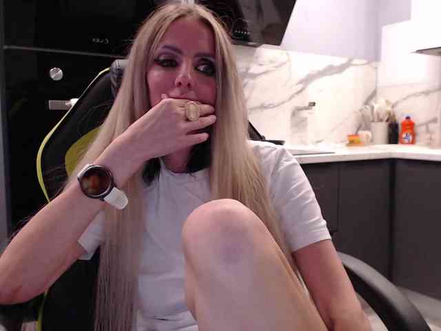 blondalina webcam