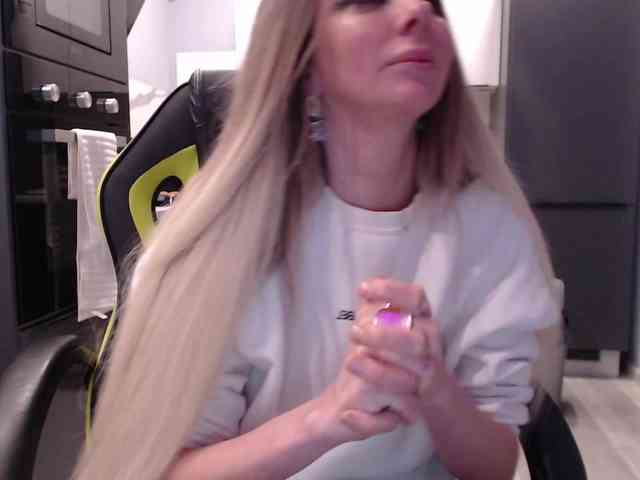 blondalina webcam