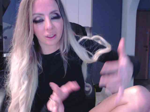 blondalina webcam