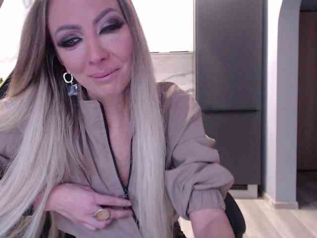 blondalina webcam