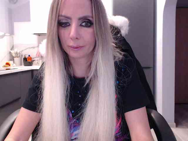blondalina webcam