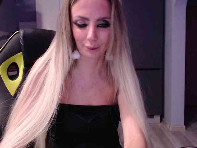 blondalina webcam