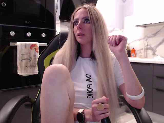 blondalina webcam
