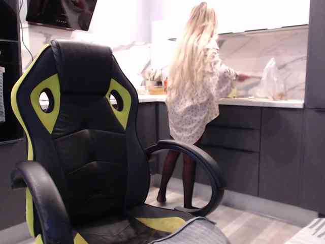 blondalina webcam