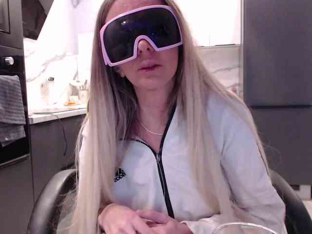 blondalina webcam
