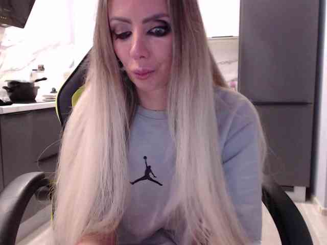 blondalina webcam
