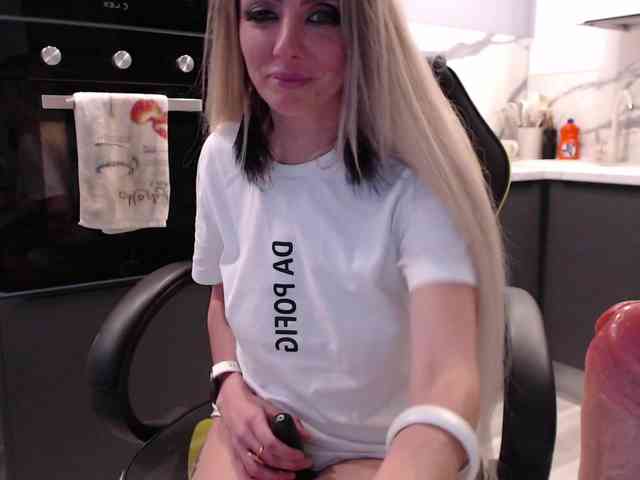 blondalina webcam