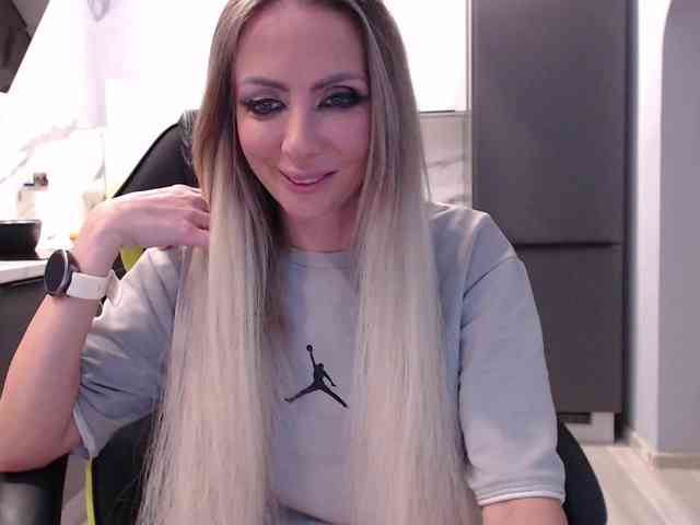 blondalina webcam