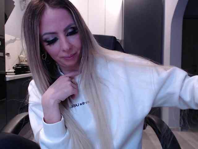 blondalina webcam