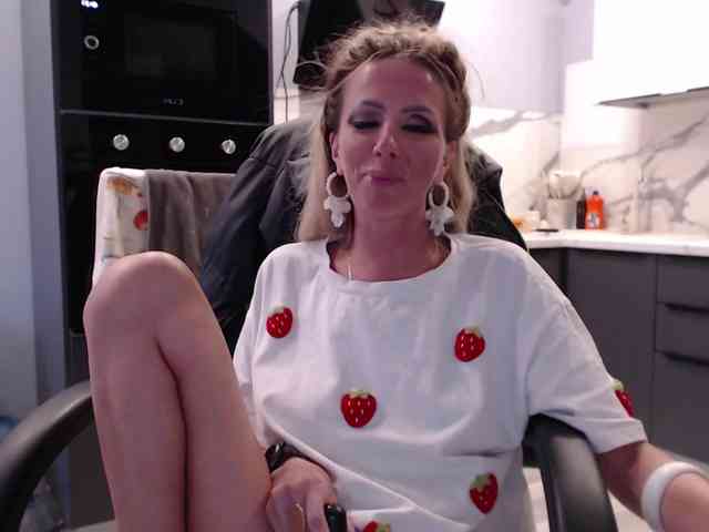 blondalina webcam